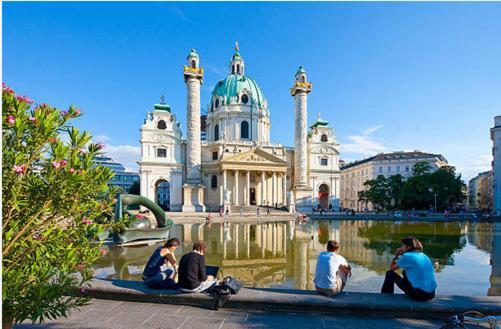 Operngasse-Karlsplatz Appartement Wenen Buitenkant foto
