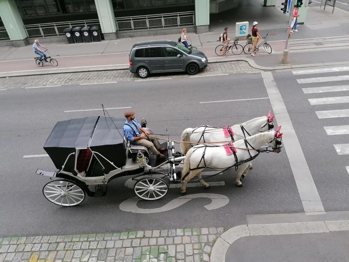 Operngasse-Karlsplatz Appartement Wenen Buitenkant foto