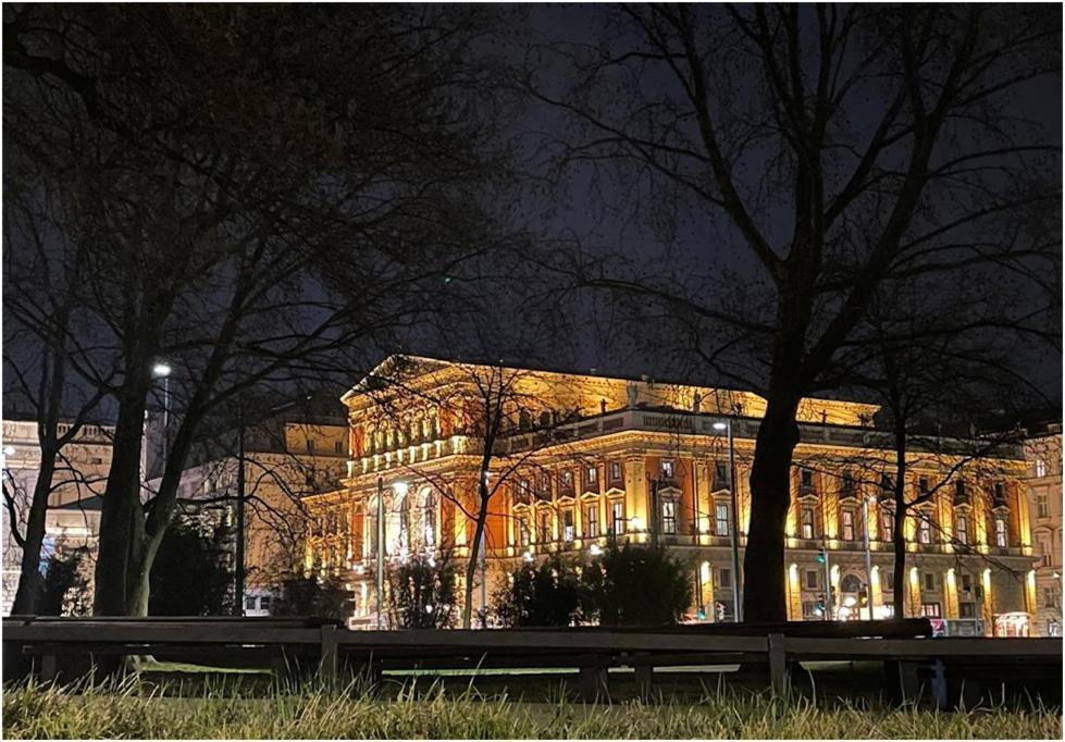 Operngasse-Karlsplatz Appartement Wenen Buitenkant foto